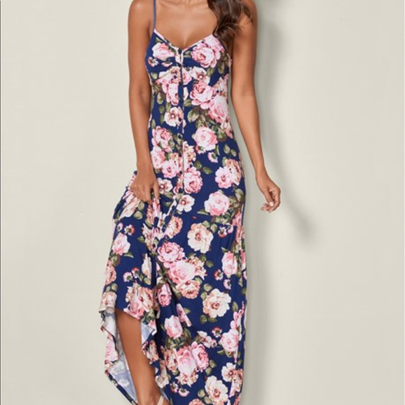 VENUS Dresses & Skirts - NWOT Navy floral maxi